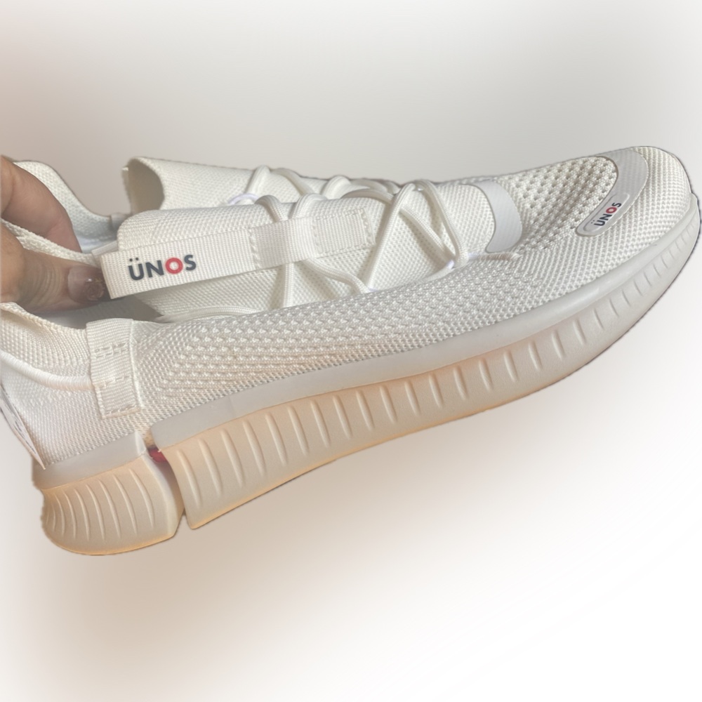 Stylish White Women's Sneakers